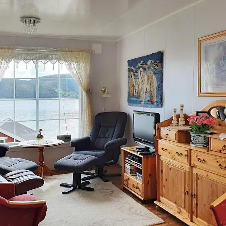 Holiday home Holiday Home Rossfjordstraumen