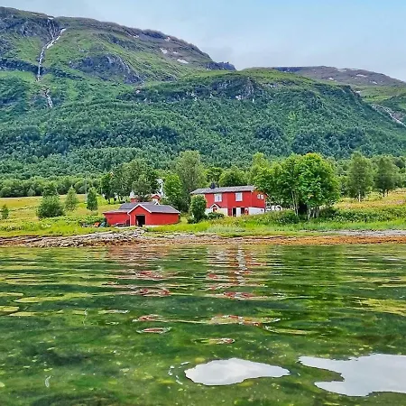 Holiday Home Rossfjordstraumen Holiday home